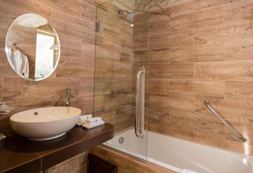 اتاق لوکس, Intiterra Apart Hotel Villas