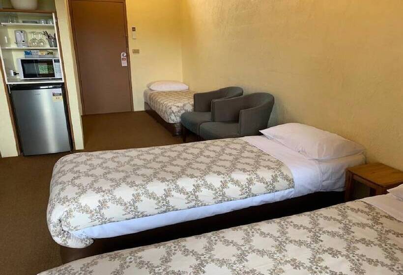 חדר משפחתי נוף להרים, Mountain Creek Motel Bar & Restaurant