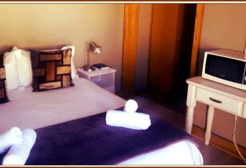 اتاق استاندارد با چشم‌انداز استخر, Jockinn Guest House