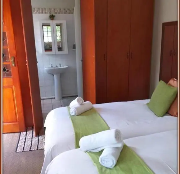 اتاق استاندارد سه نفره, Jockinn Guest House
