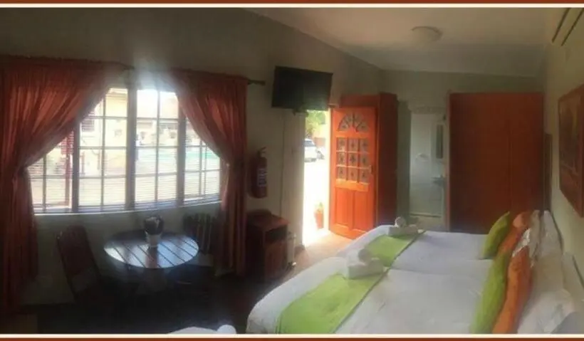 اتاق استاندارد سه نفره, Jockinn Guest House