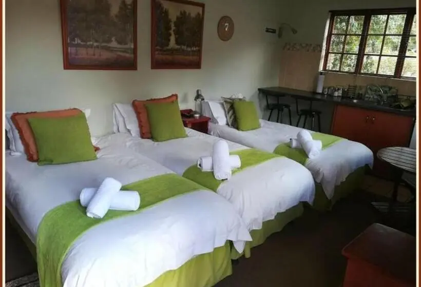 اتاق استاندارد سه نفره, Jockinn Guest House