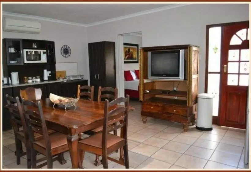اتاق خانوادگی, Jockinn Guest House