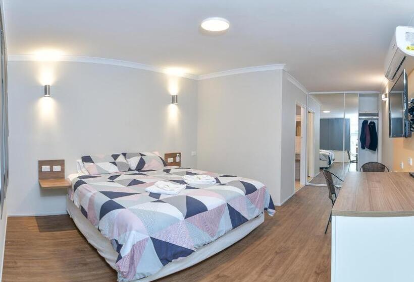 キングサイズベッドのスイートルーム, Platinum Motel