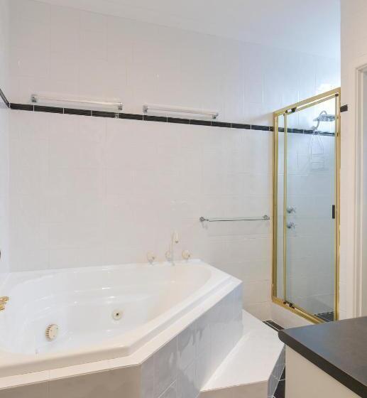 デラックススイート, Platinum Motel