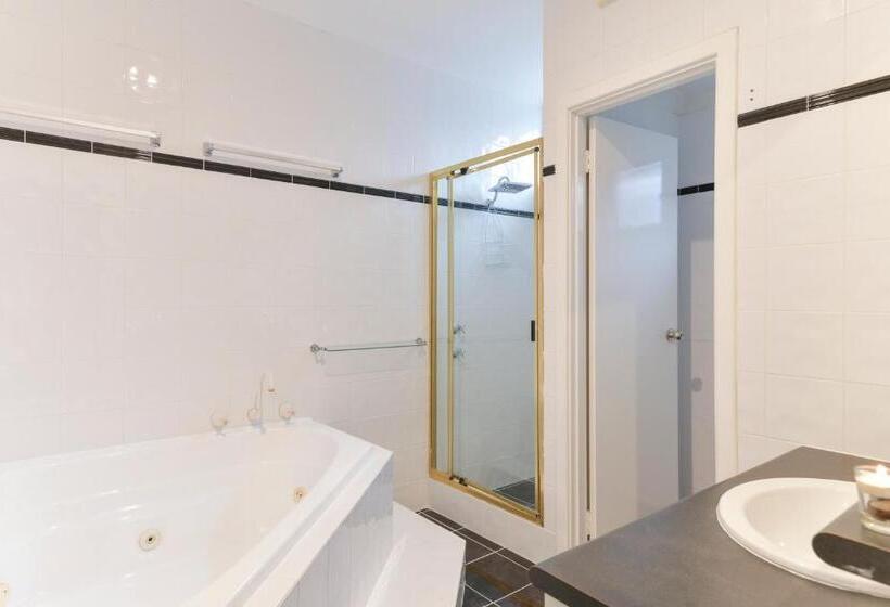 デラックススイート, Platinum Motel