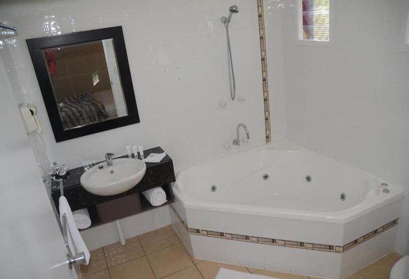 سوییت لوکس, South Gladstone Motel