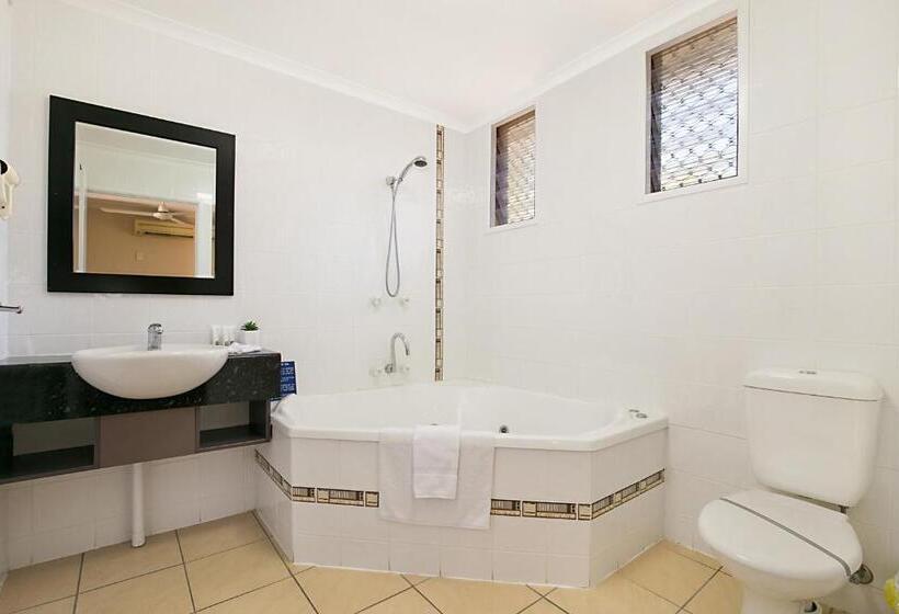 سوییت لوکس, South Gladstone Motel