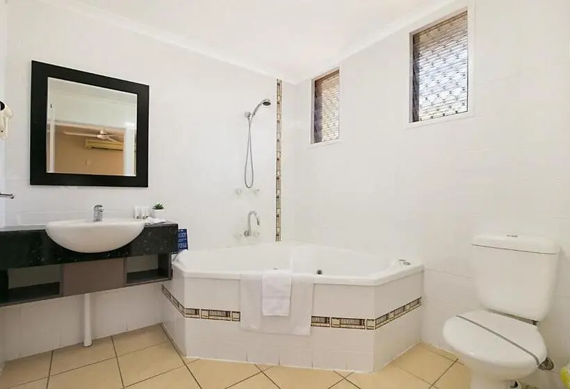 سوییت لوکس, South Gladstone Motel