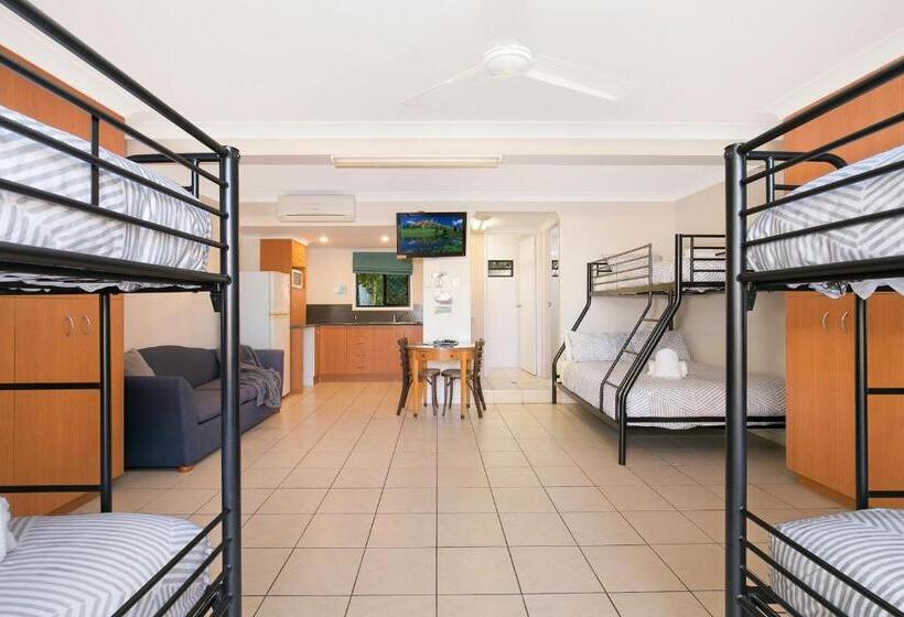 اتاق خانوادگی, South Gladstone Motel