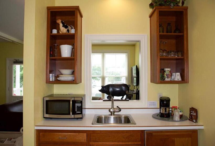 جناح سرير كينج, The Lodgings At Pioneer Lane