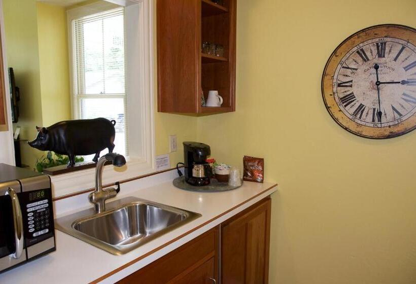 جناح سرير كينج, The Lodgings At Pioneer Lane