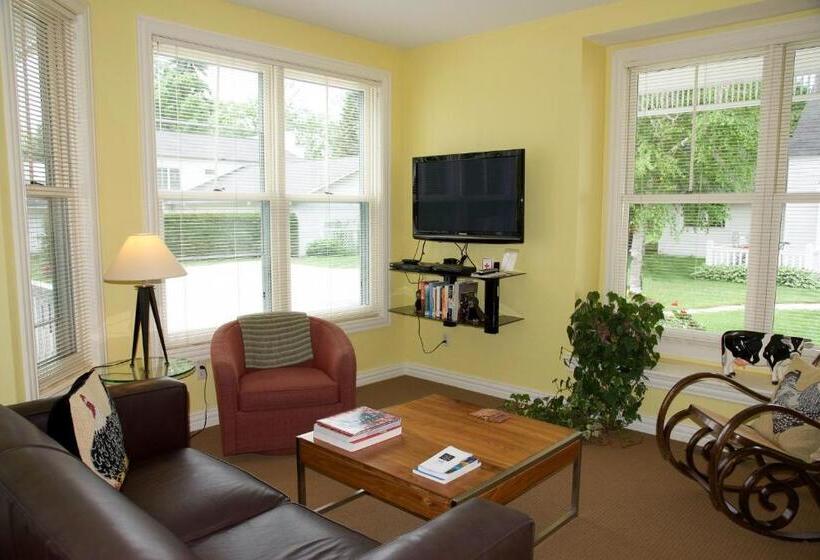 جناح سرير كينج, The Lodgings At Pioneer Lane