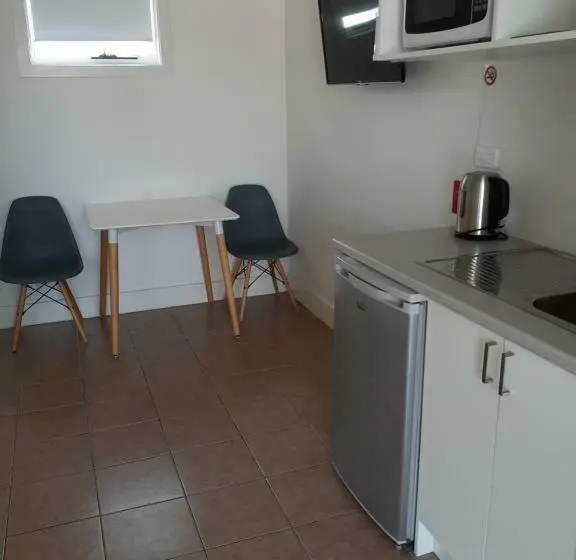 اتاق استاندارد, Belmont Palms Motel