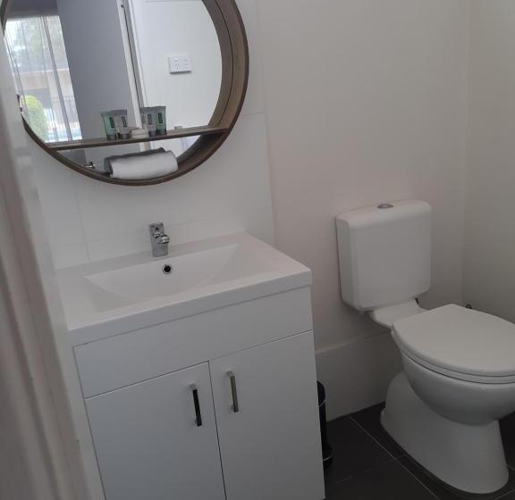 اتاق اکونومی, Belmont Palms Motel