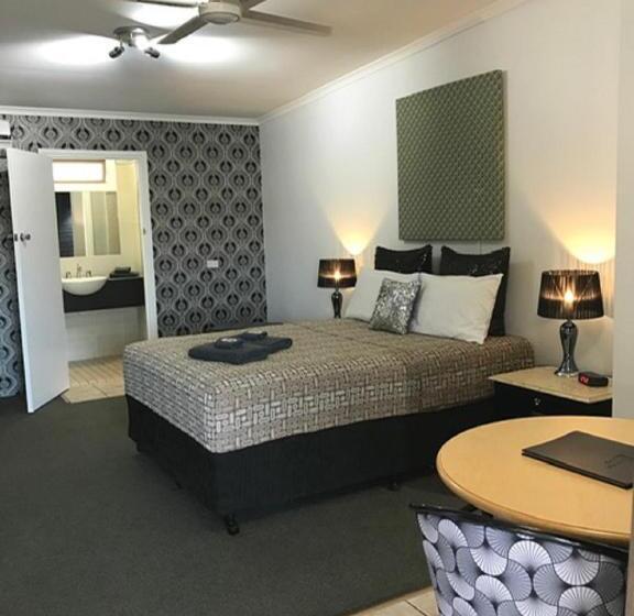 이그제큐티브 룸, Central Motel Gin Gin