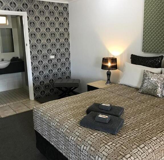 이그제큐티브 룸, Central Motel Gin Gin