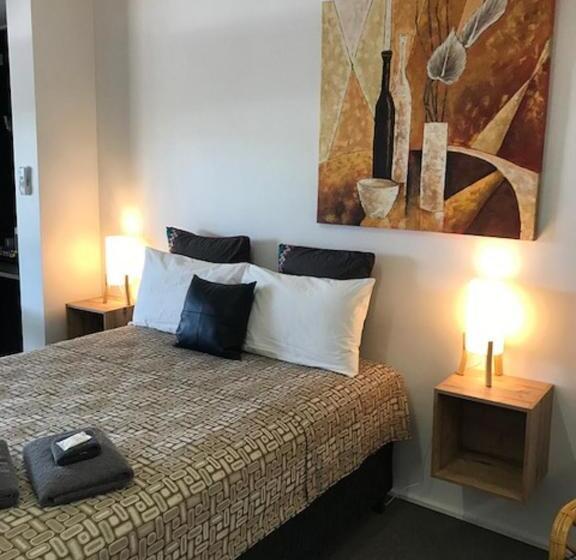 이그제큐티브 룸, Central Motel Gin Gin