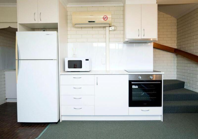 استودیوی استاندارد, Club Hotel Motel Roma