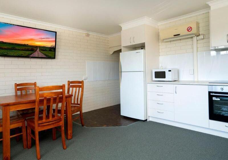 استودیوی استاندارد, Club Hotel Motel Roma