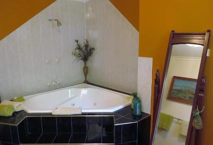 バスタブ付きスタンダードルーム, Gumtree On Gillies Bed And Breakfast