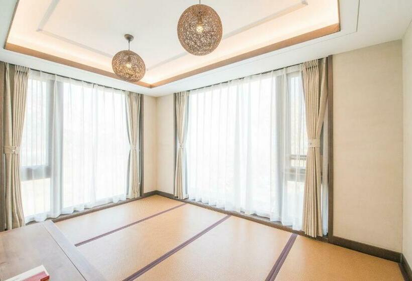 Suite, Guan Sam