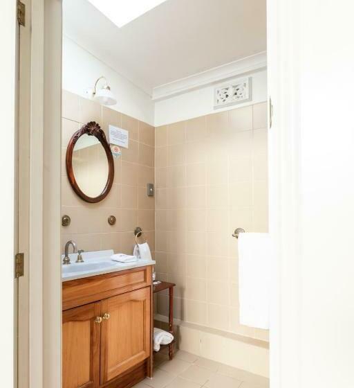 منزل غرفة نوم واحدة, Battery Point Manor