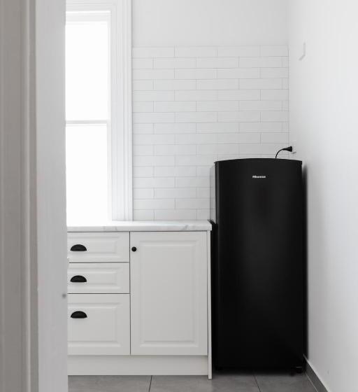 شقة غرفة واحدة, Battery Point Manor