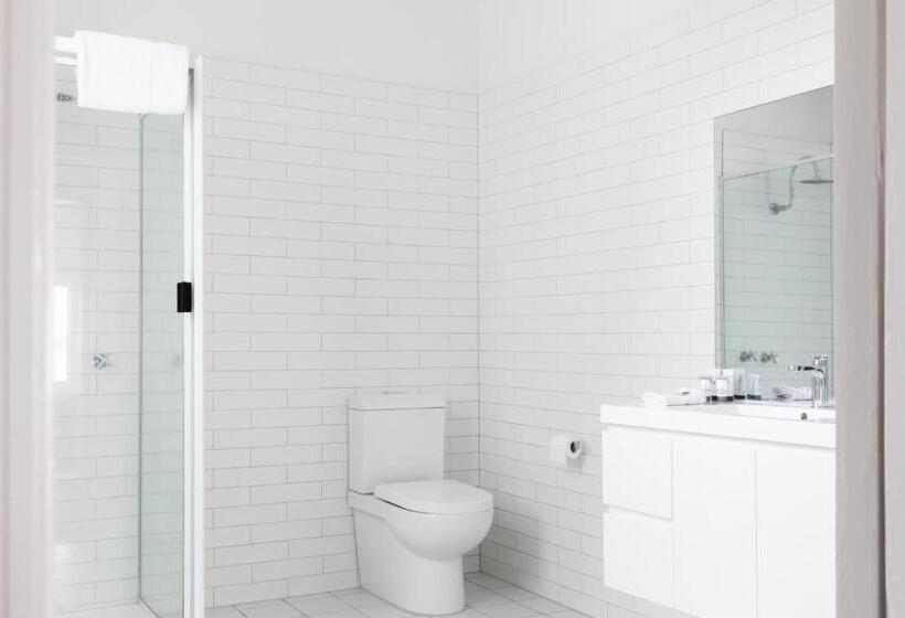 شقة غرفة واحدة, Battery Point Manor