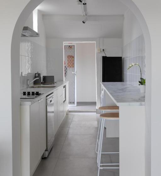Апартаменты 2 Спальни, Battery Point Manor