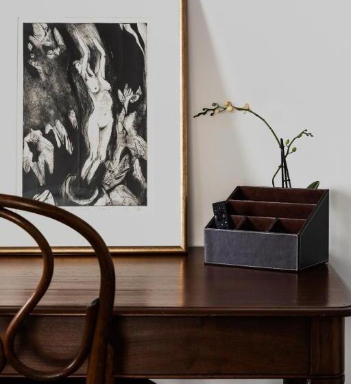 شقة غرفة واحدة, Battery Point Manor