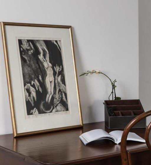 شقة غرفة واحدة, Battery Point Manor