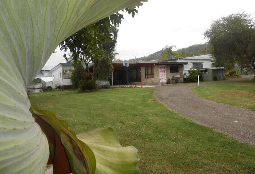 חדר סטנדרט לארבעה, Mount View Motel