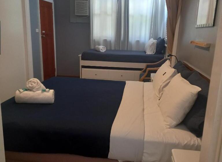 חדר סטנדרט לארבעה, Mount View Motel