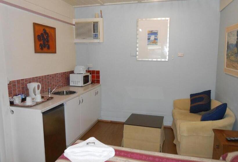 חדר משפחתי, Mount View Motel