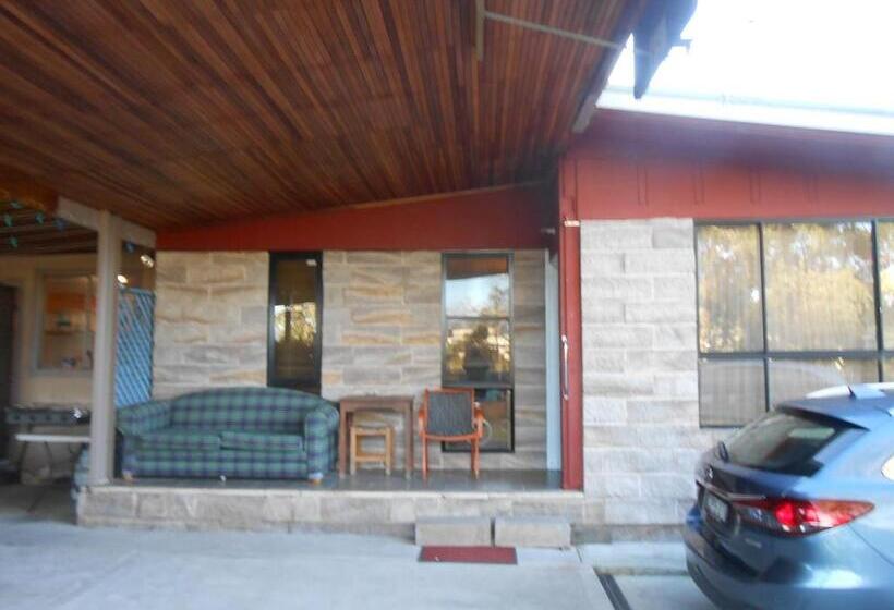 דירת חדר נוף לגינה, Mount View Motel