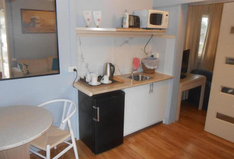 חדר דלוקס לשלושה, Mount View Motel