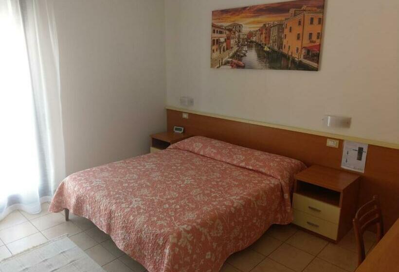 スタンダードルーム, Bar Moro 1963