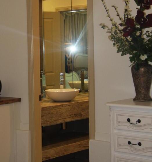 Хижина, River Cottage