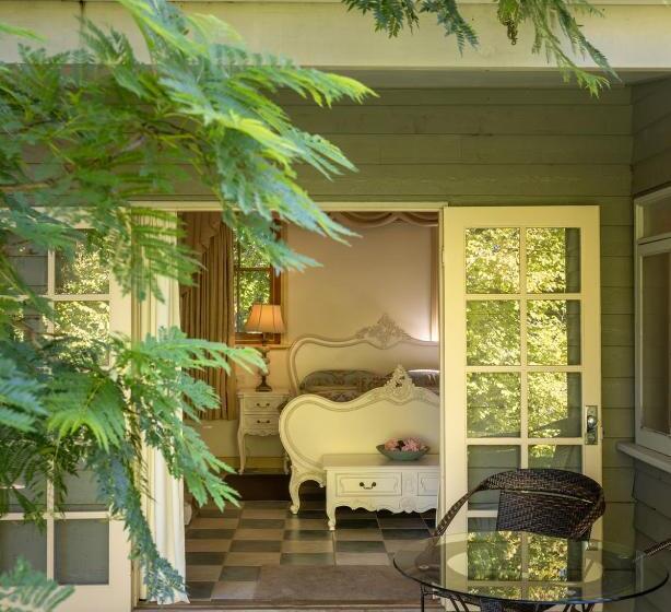 Хижина, River Cottage