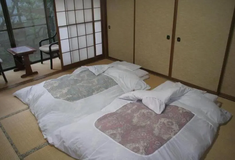 スタンダード４人部屋, Suehirokan
