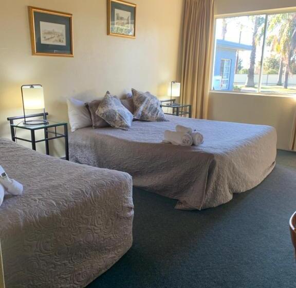 스탠다드 룸 킹사이즈 침대, Temora Motel