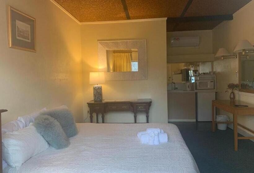 キングサイズベッドのスタンダードルーム, Temora Motel