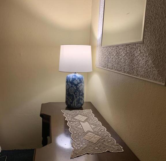 스탠다드 룸 킹사이즈 침대, Temora Motel