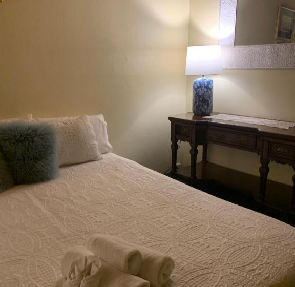 스탠다드 룸 킹사이즈 침대, Temora Motel