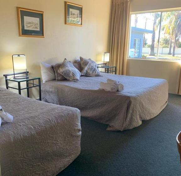 스탠다드 룸 킹사이즈 침대, Temora Motel