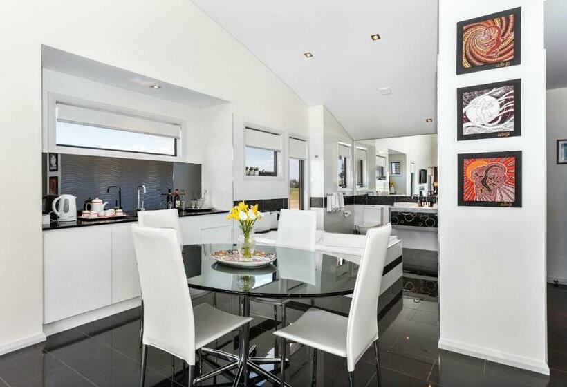 חדר דחוקס עם מיטת קינג, Hangar House Mudgee