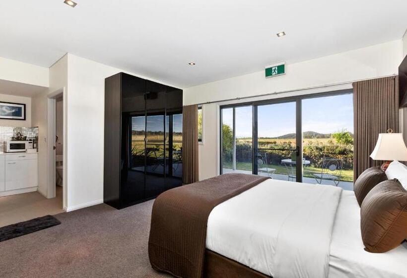 残疾人使用的带特大床的标准间, Hangar House Mudgee