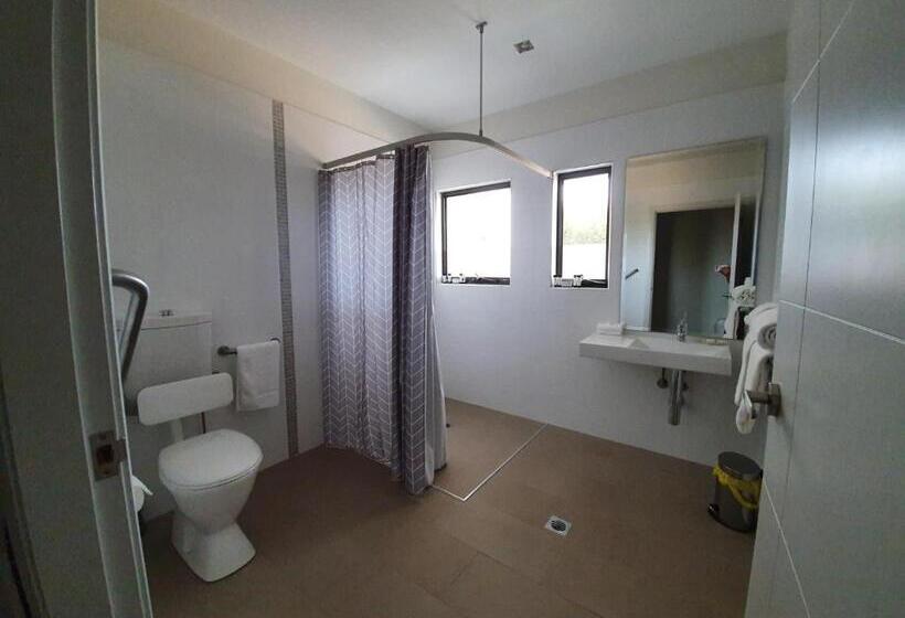 חדר סטנדרט, מיטת קווין, מותאם לאדם עם מוגבלויות, Hangar House Mudgee