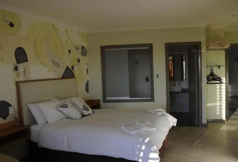 Suite Queen Bed, Saltair Luxury Accommodation Adults Only
